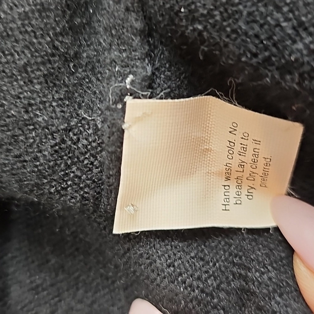 J. CREW 100% 2-PLY CASHMERE BLACK LONG SLEEVE BUTTON-UP CARDIGAN *WITH FLAW* - Picture 15 of 16